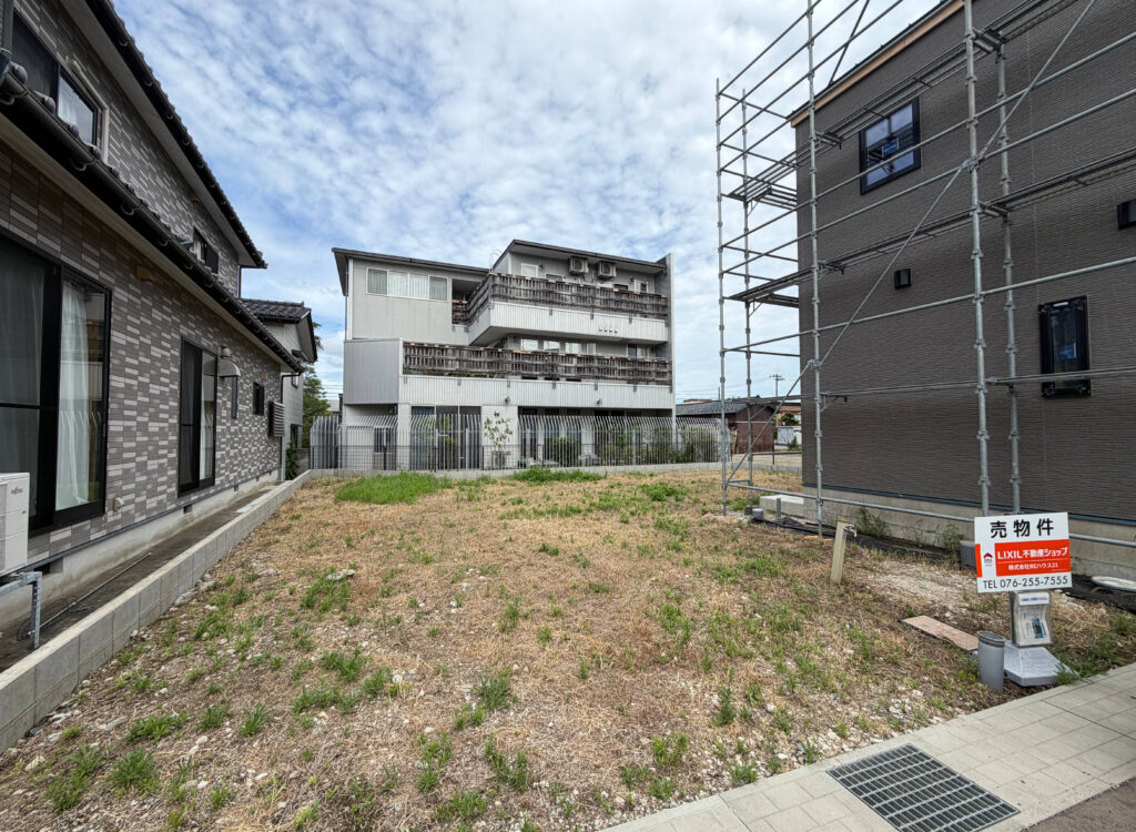 金沢市長坂 ニ水高校近く 小中学校まで約780ｍ 建築条件外し可