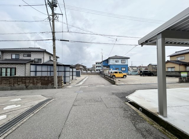 金沢市長坂 ニ水高校近く 小中学校まで約780ｍ 建築条件外し可