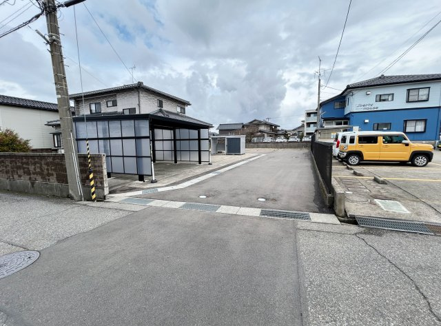 金沢市長坂 ニ水高校近く 小中学校まで約780ｍ 建築条件外し可