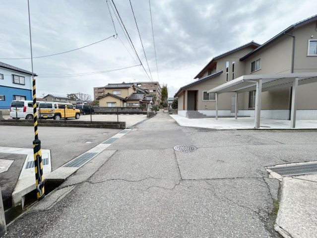 金沢市長坂 ニ水高校近く 小中学校まで約780ｍ 建築条件外し可