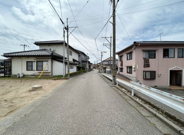 内灘町 向粟崎 48.86坪 内灘駅まで500ｍ 北國銀行内灘支店そば