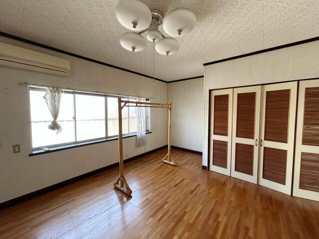 射水市 三日曽根（新町口駅） 2階建 １０ＤＫ