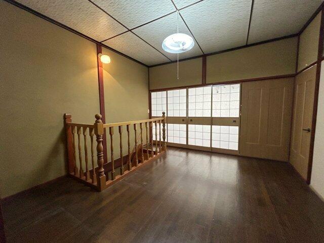 射水市 三日曽根（新町口駅） 2階建 １０ＤＫ