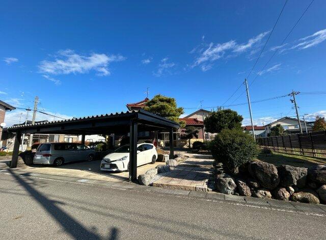 小松市 吉竹町５丁目（小松駅） 2階建 ８ＤＫ