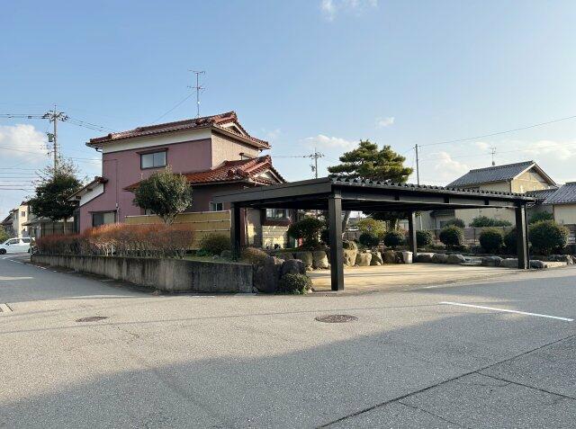 小松市 吉竹町５丁目（小松駅） 2階建 ８ＤＫ