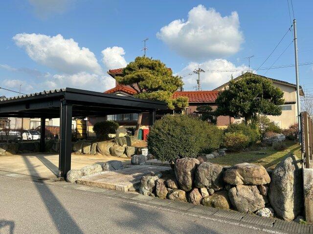 小松市 吉竹町５丁目（小松駅） 2階建 ８ＤＫ