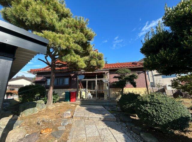 小松市 吉竹町５丁目（小松駅） 2階建 ８ＤＫ