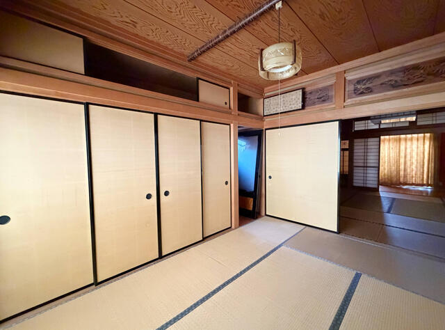 金沢市 西泉１丁目（西泉駅） 2階建 ７Ｋ