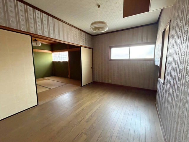 金沢市 西泉１丁目（西泉駅） 2階建 ７Ｋ
