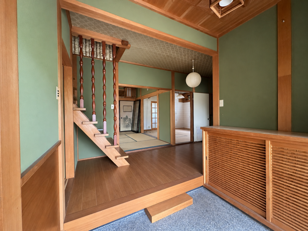 小松市吉竹町　 2階建 ６ＬＤＫ