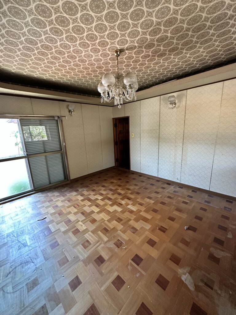 小松市吉竹町　 2階建 ６ＬＤＫ