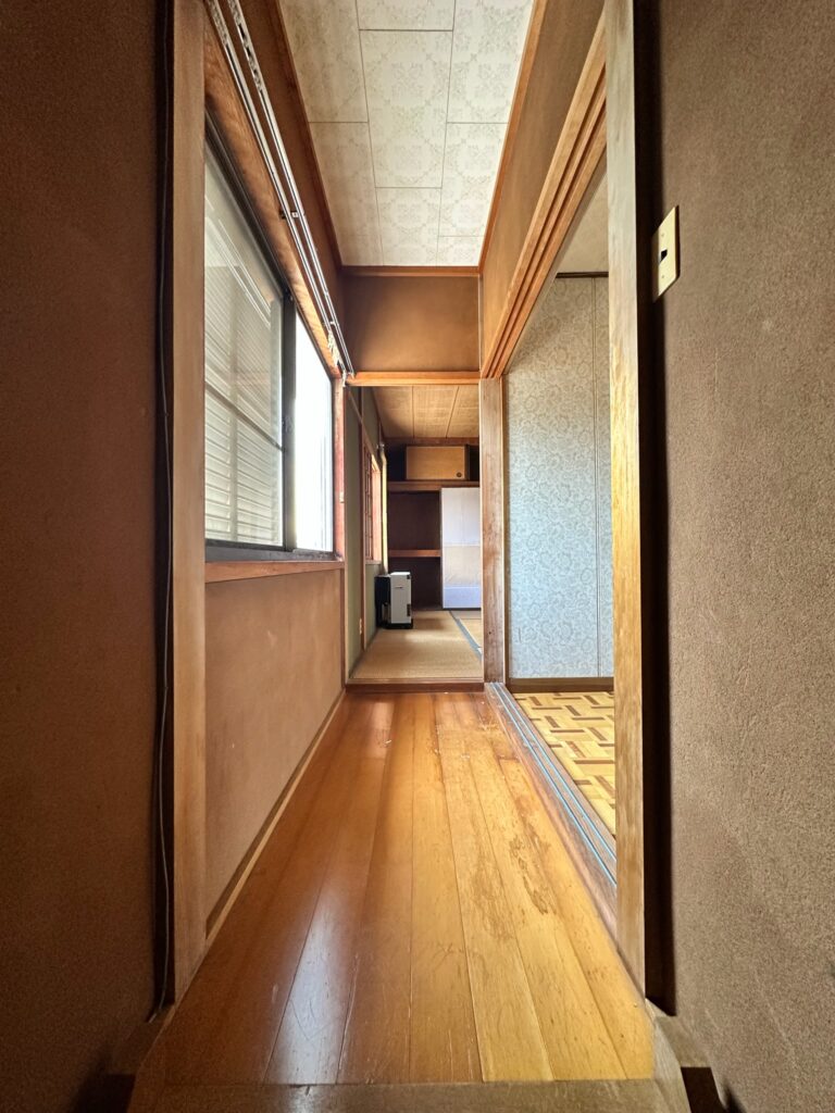 小松市吉竹町　 2階建 ６ＬＤＫ