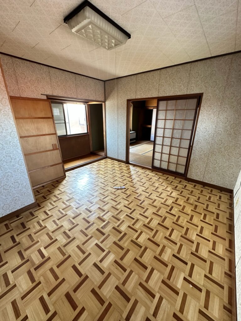 小松市吉竹町　 2階建 ６ＬＤＫ