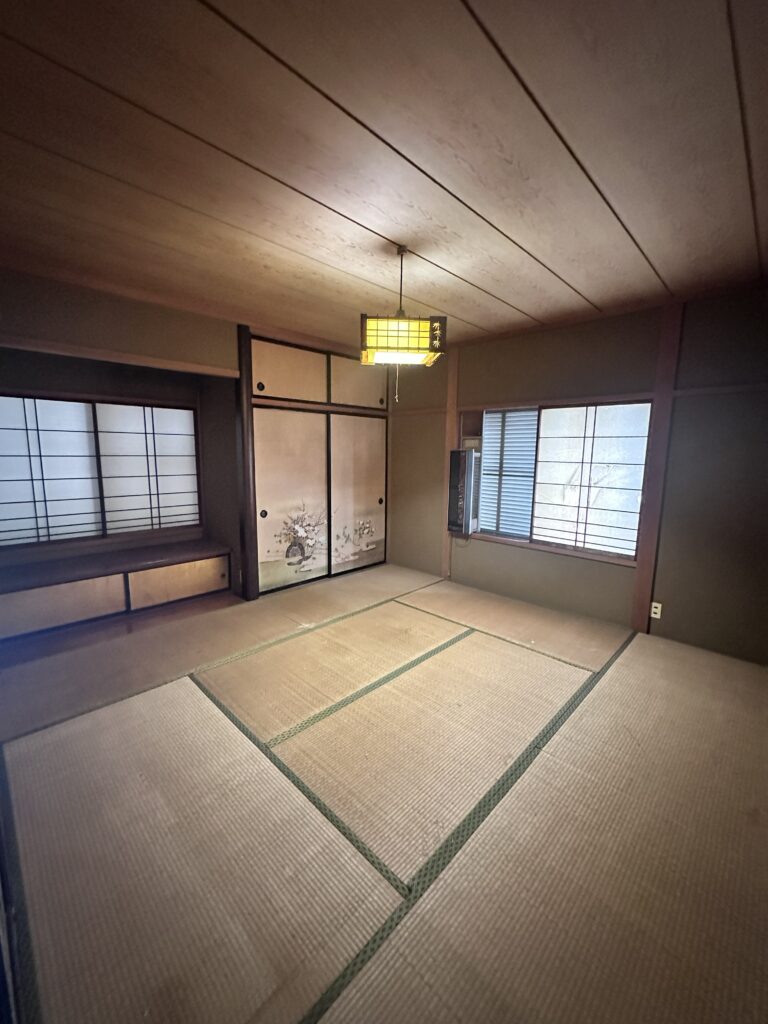 小松市吉竹町　 2階建 ６ＬＤＫ
